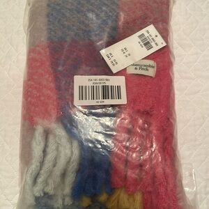 Abercrombie & Fitch NWT Long Scarf